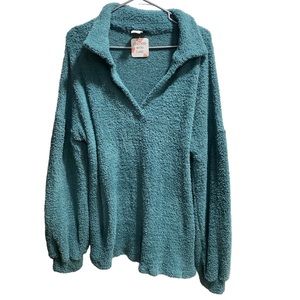 Women’s Heimish USA Blue Fluffy Soft Pullover/ Sweater size Large‎ NWT